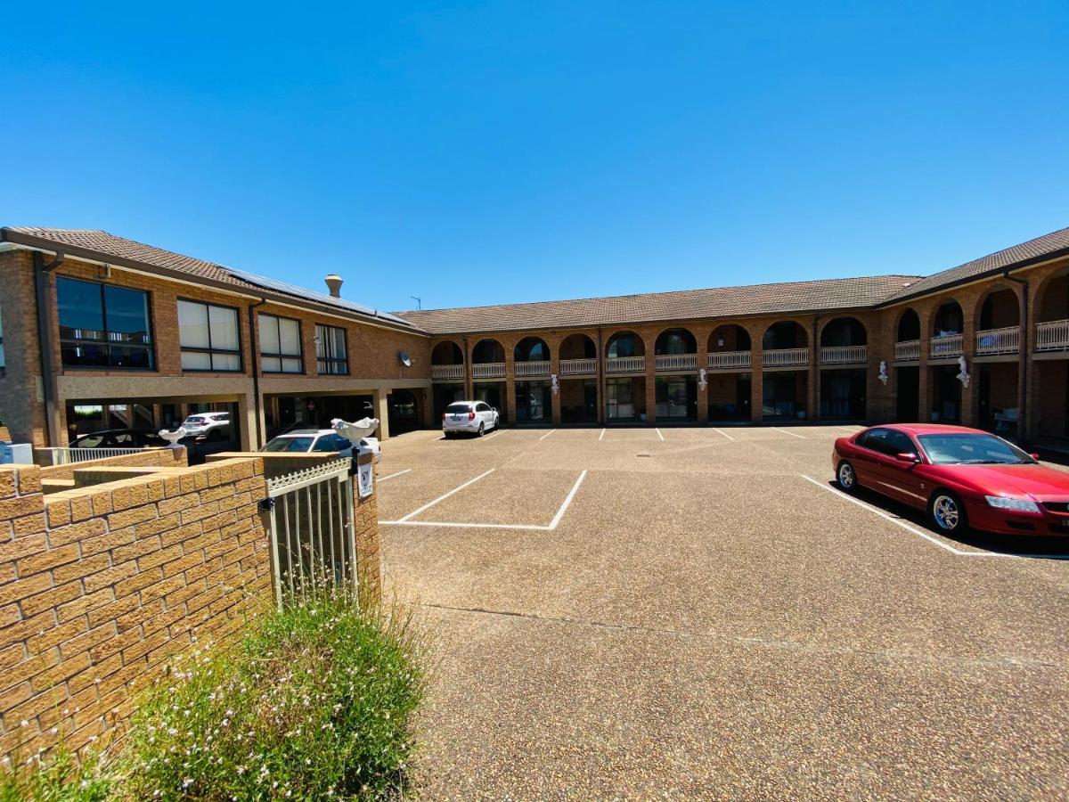 Cumberland Motor Inn Сесснок Екстер'єр фото