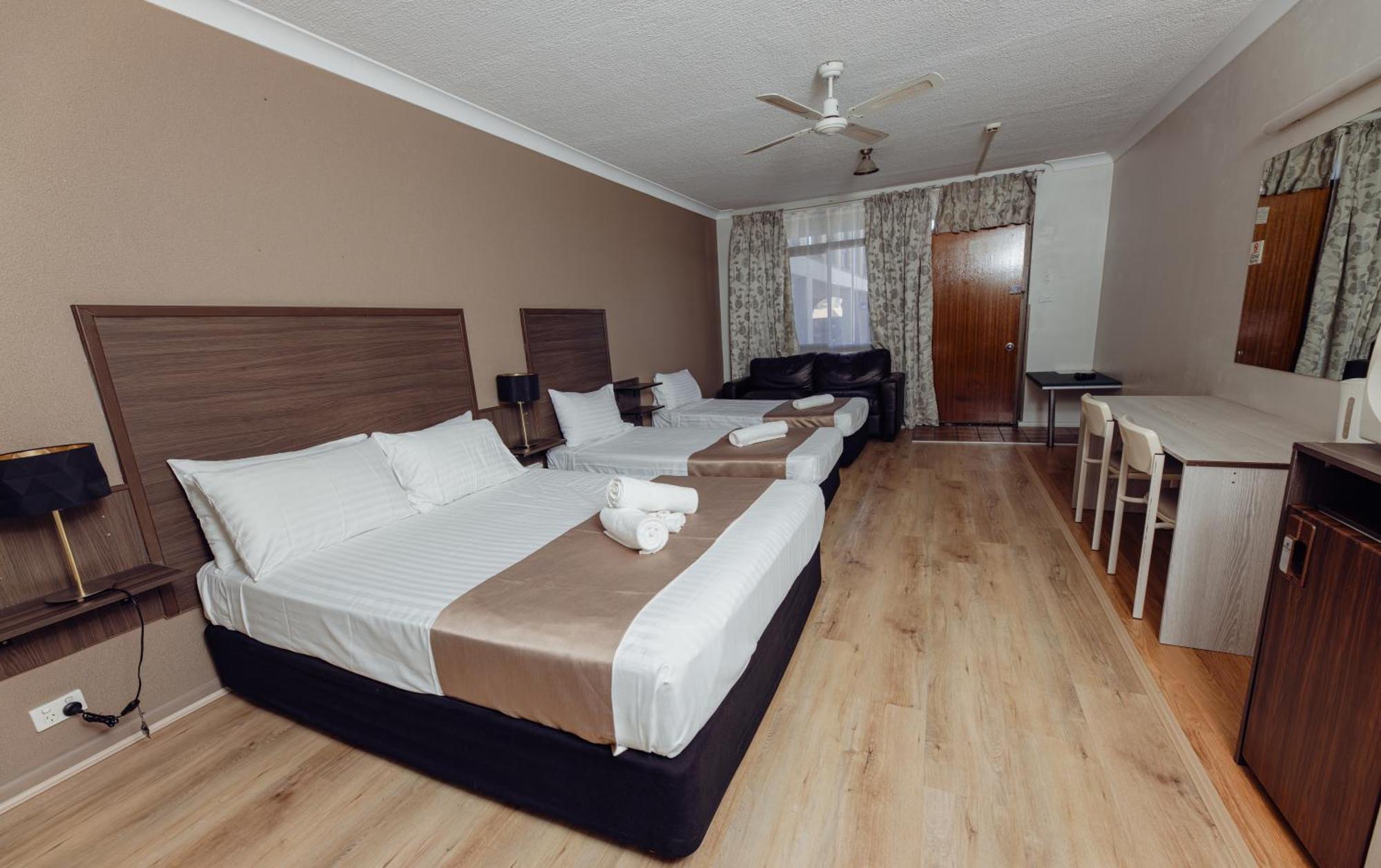 Cumberland Motor Inn Сесснок Екстер'єр фото