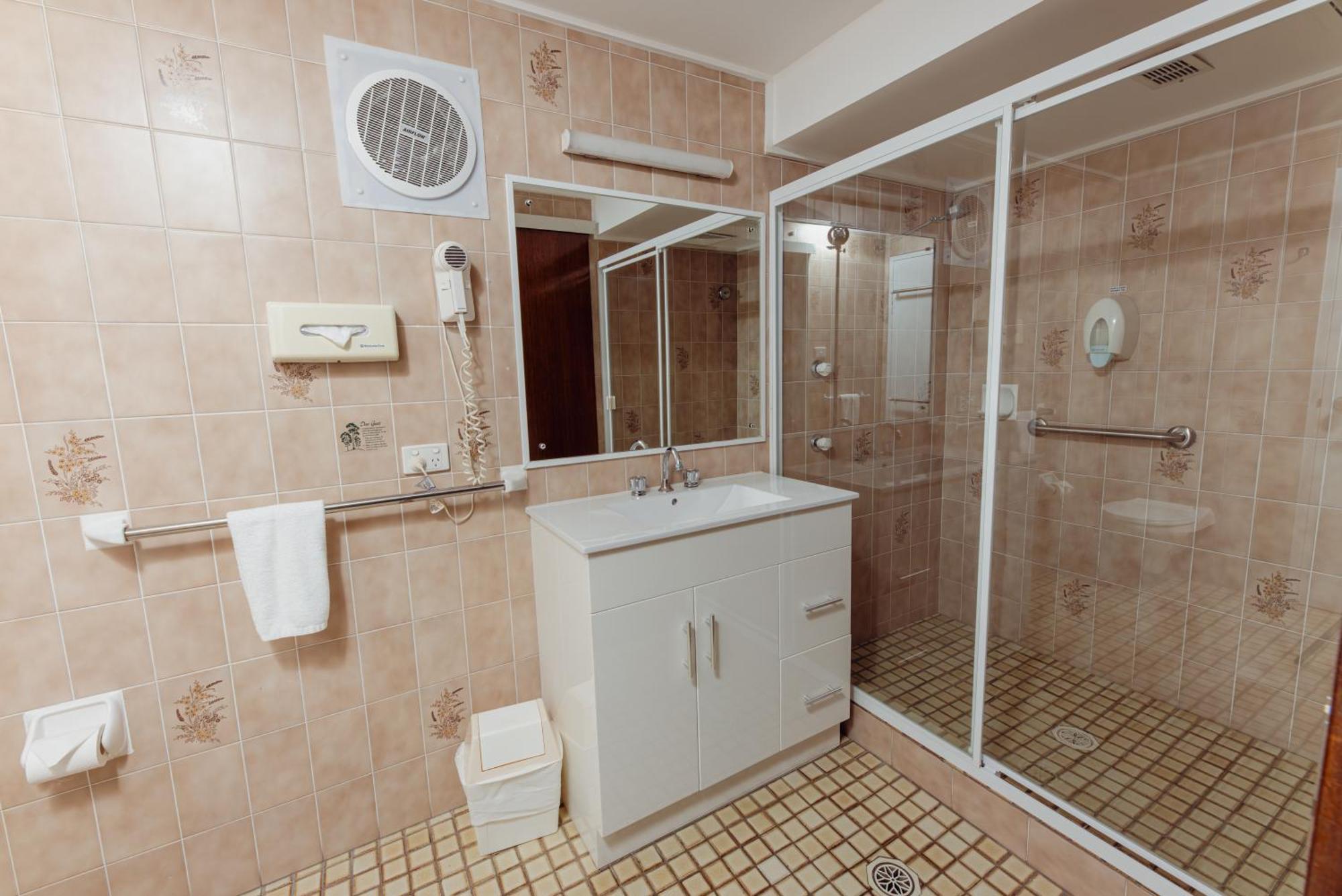 Cumberland Motor Inn Сесснок Екстер'єр фото