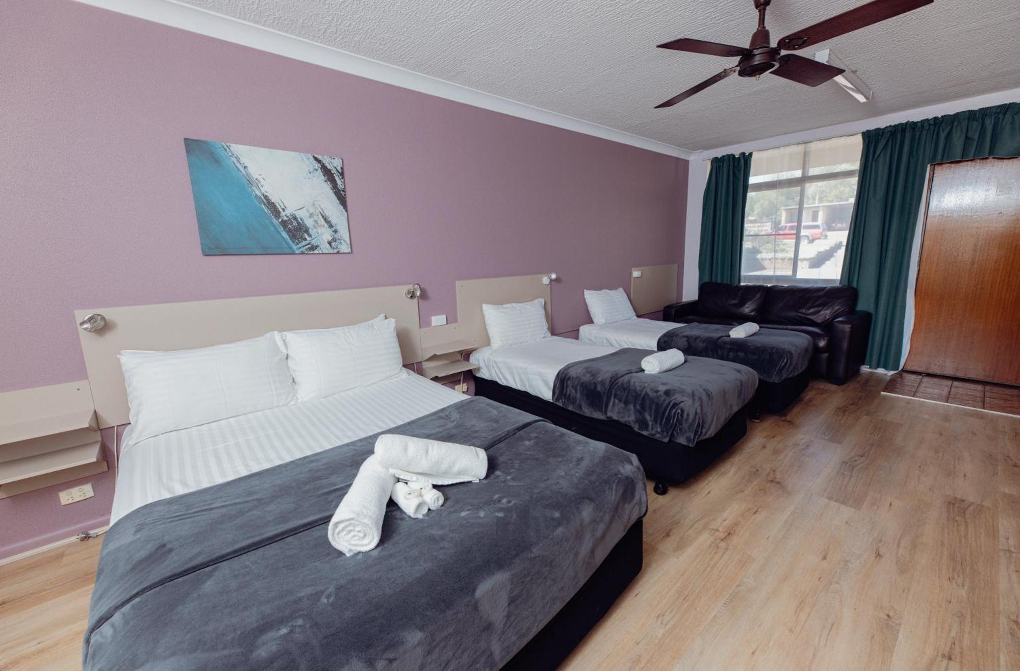 Cumberland Motor Inn Сесснок Екстер'єр фото