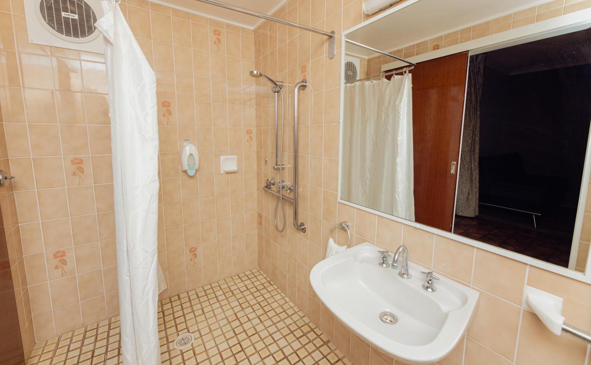 Cumberland Motor Inn Сесснок Екстер'єр фото
