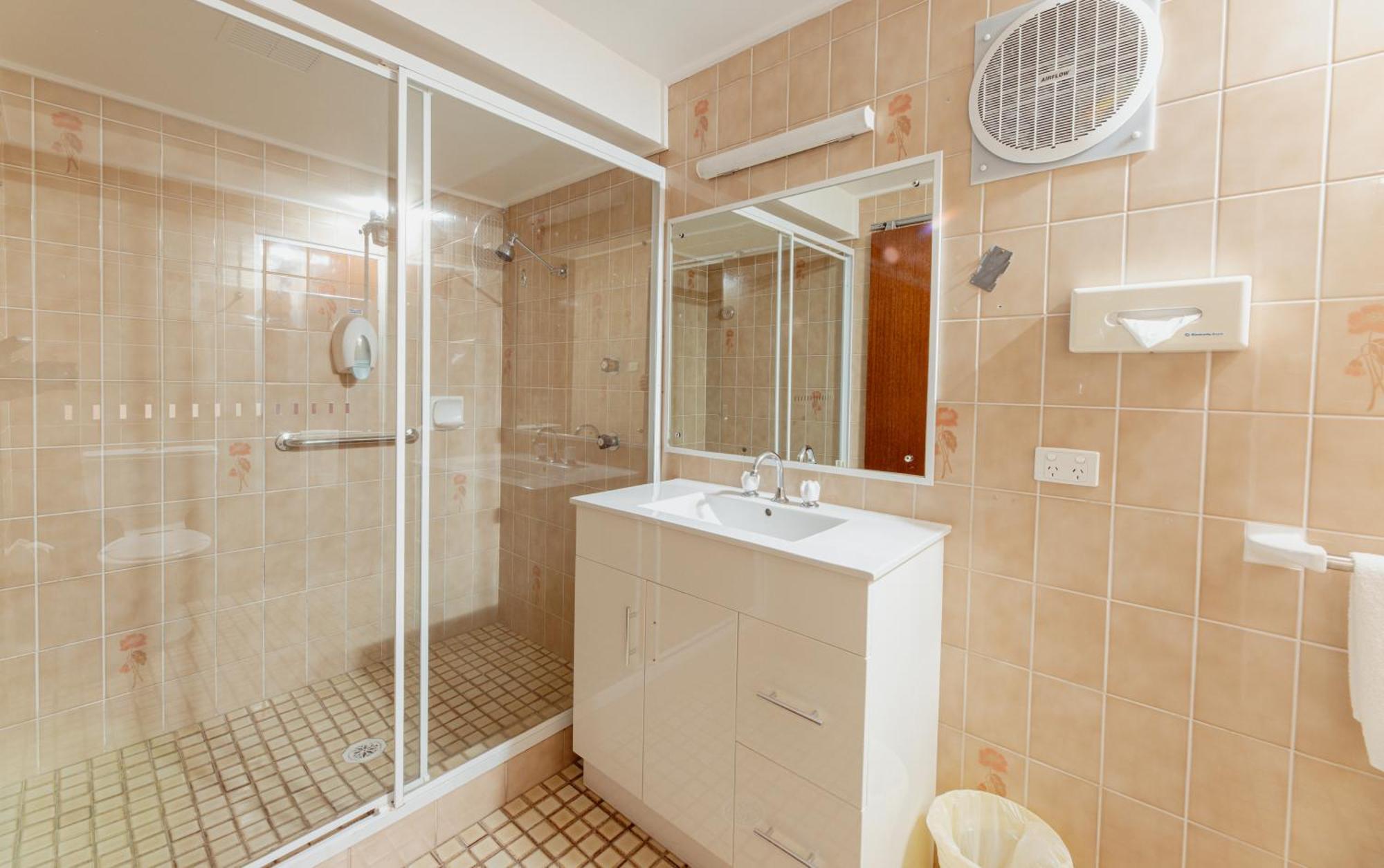 Cumberland Motor Inn Сесснок Екстер'єр фото