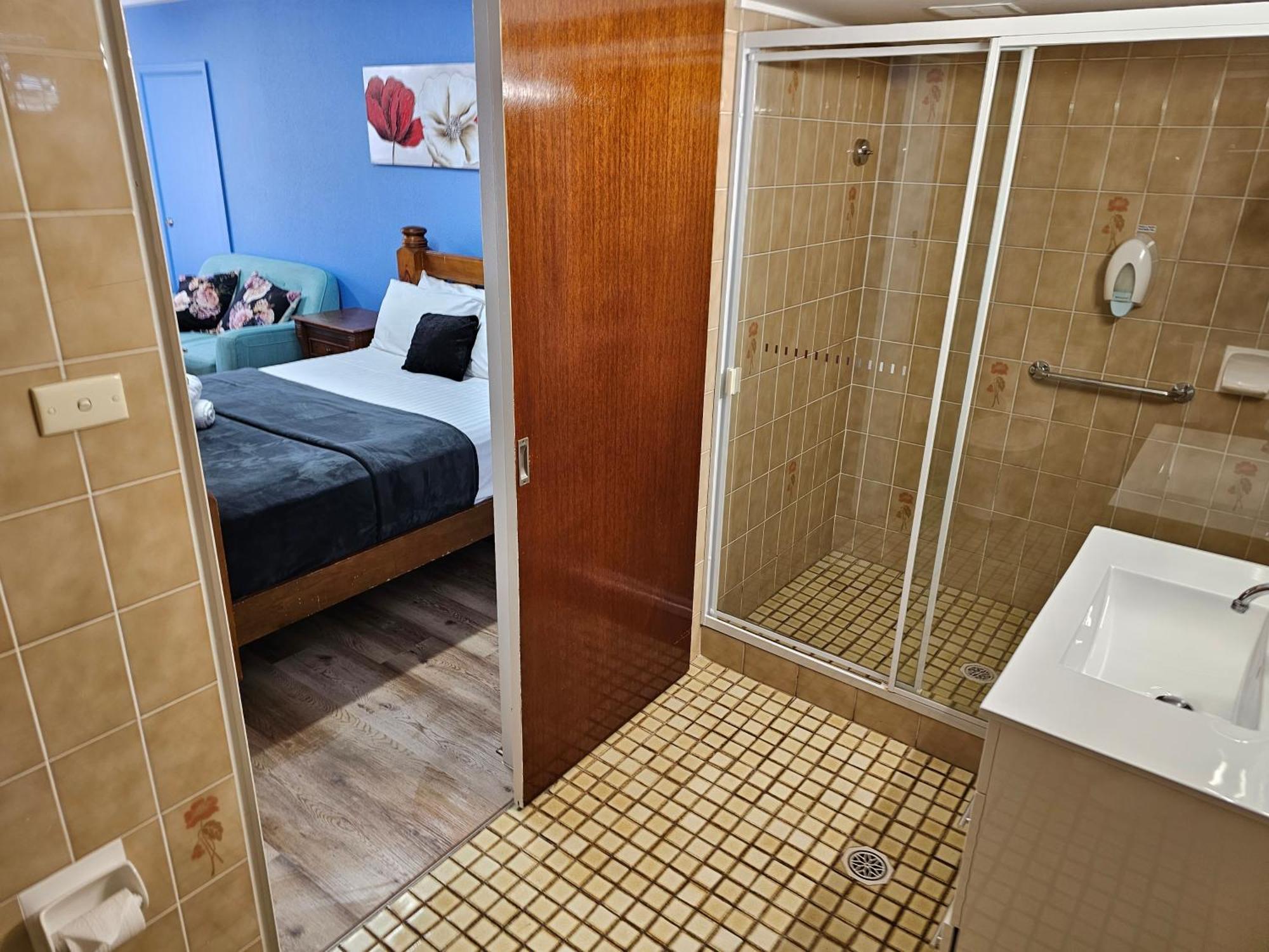 Cumberland Motor Inn Сесснок Екстер'єр фото