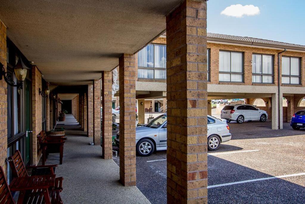 Cumberland Motor Inn Сесснок Екстер'єр фото