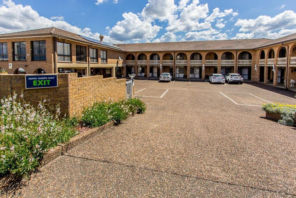 Cumberland Motor Inn Сесснок Екстер'єр фото