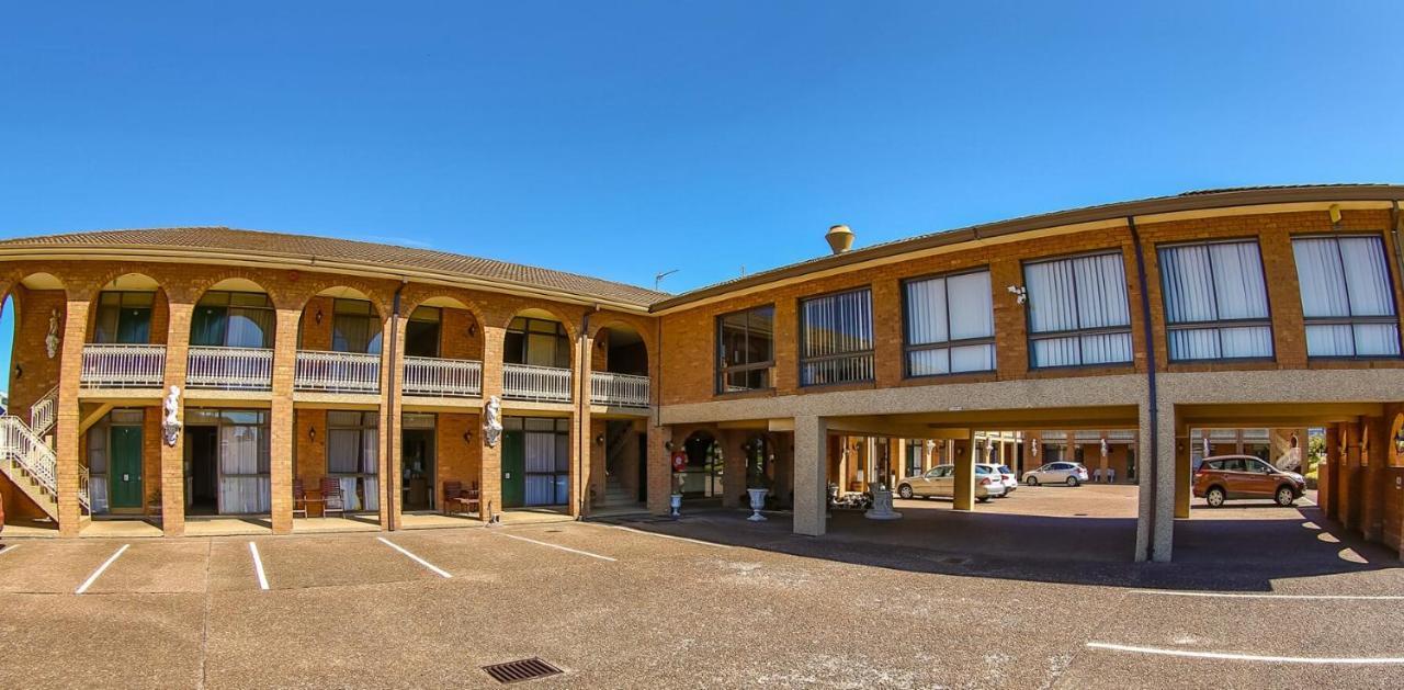 Cumberland Motor Inn Сесснок Екстер'єр фото