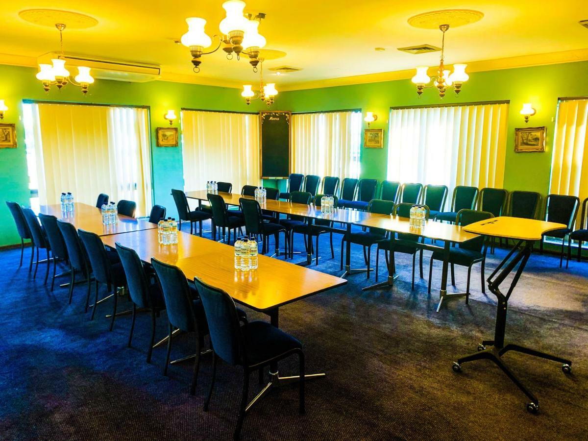 Cumberland Motor Inn Сесснок Екстер'єр фото